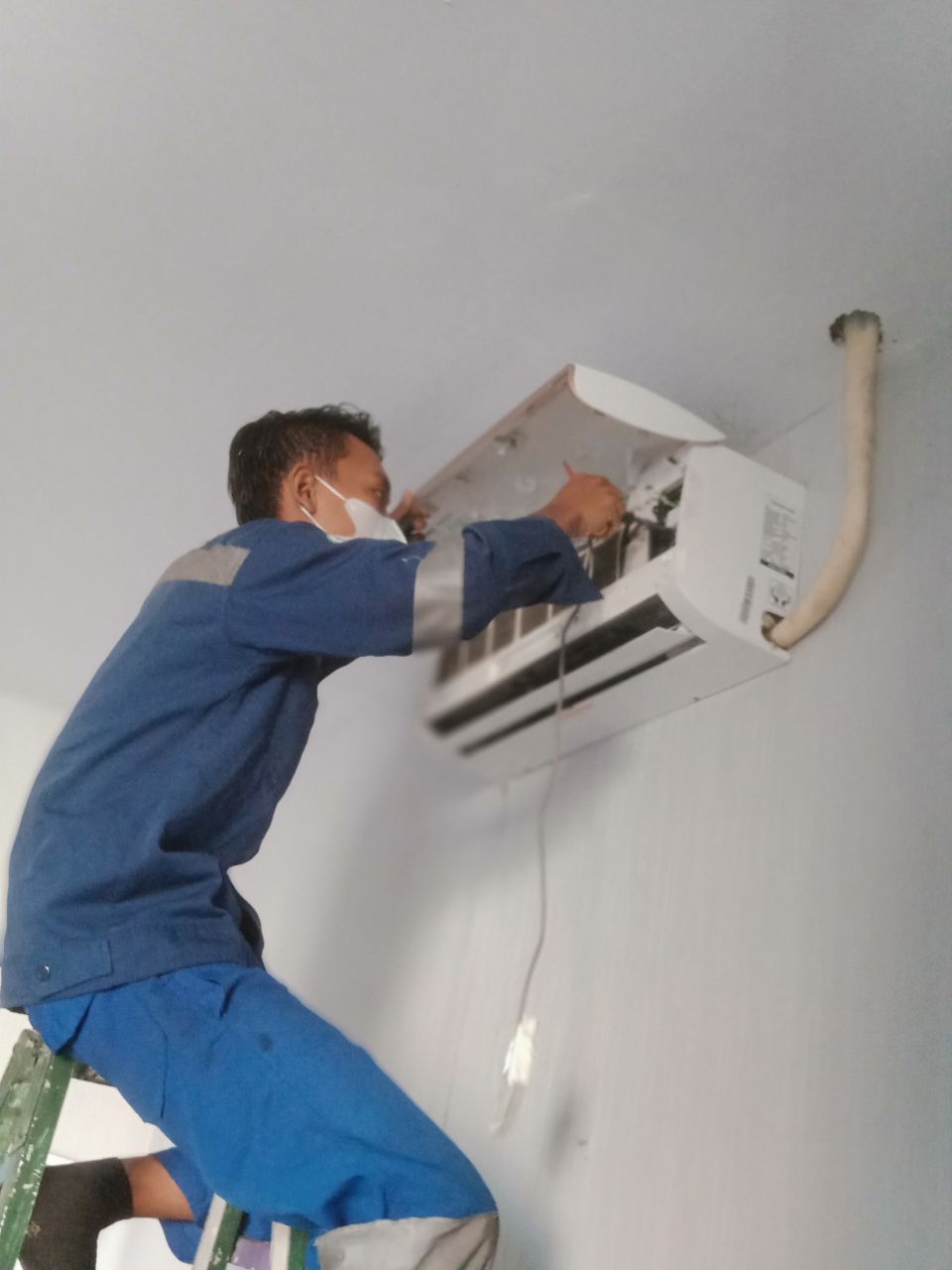 Mengapa Penting Maintenance Ac Dengan Freon Berkualitas? 7 Pt Sarana Energi Investama Service ac 1 - electrical & industrial supplier - system integrator - service & maintenance subcontractor